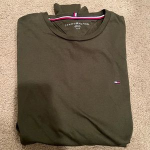 Tommy Hilfiger Long-Sleeve T-Shirt